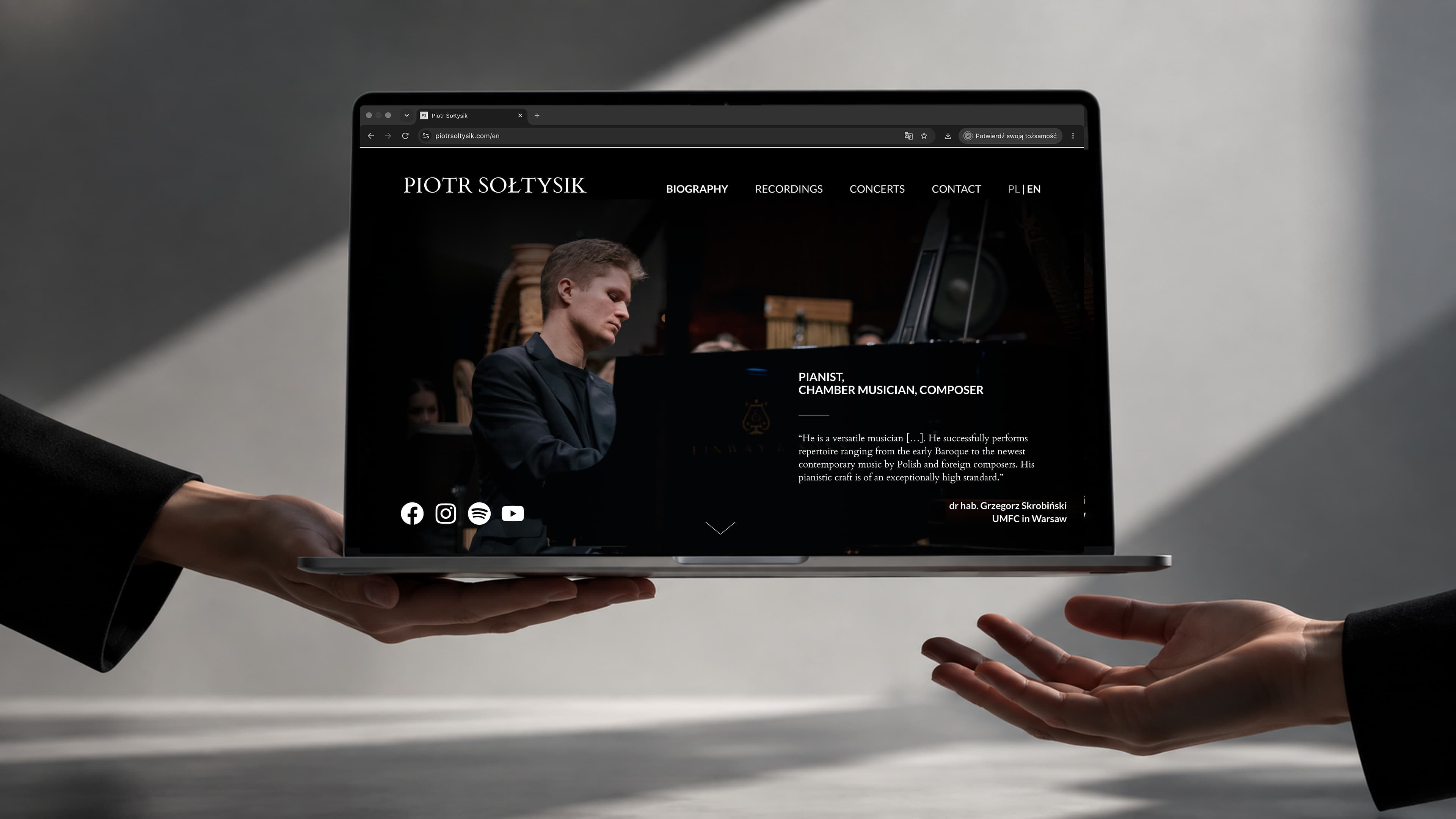 Pianist
Piotr Sołtysik. Visual identity and design applications.